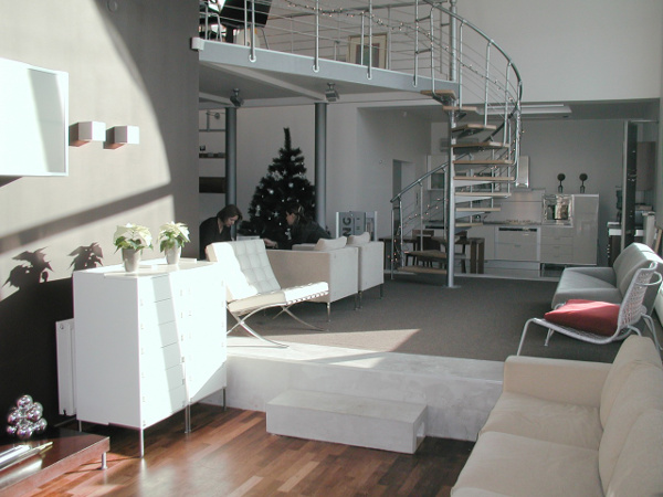 2300 sq. ft.<br>completed: 2000